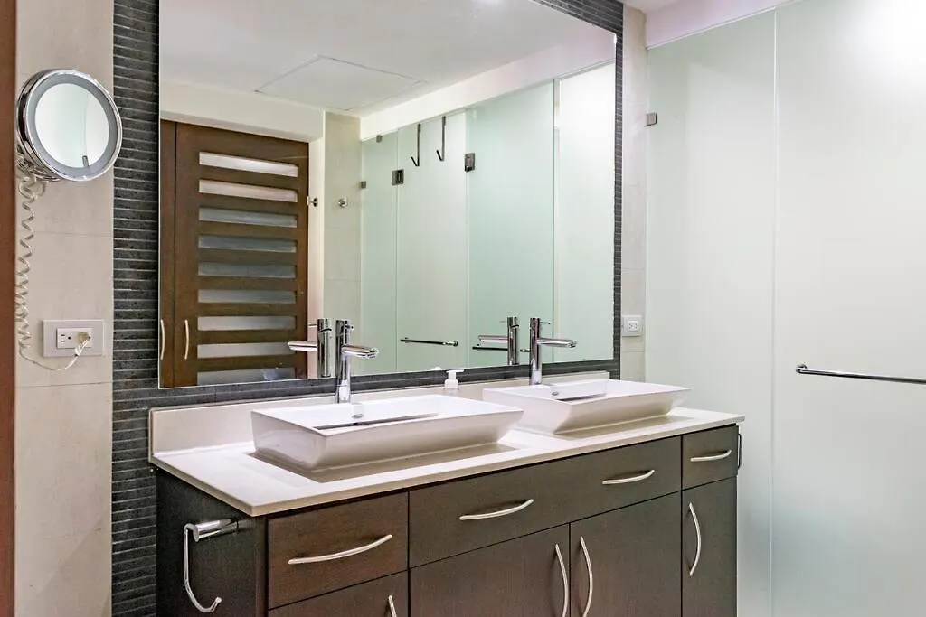 Private Pool & Jacuzzi, By The Ocean, 2 Bdr Apt Playa del Carmen