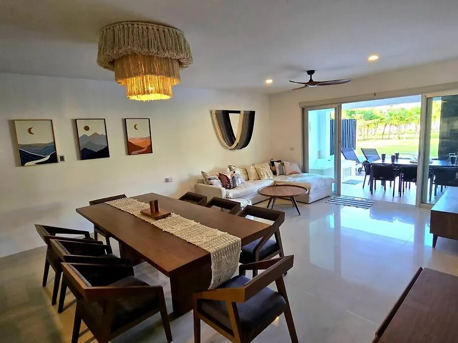 Private Pool & Jacuzzi, By The Ocean, 2 Bdr Apt Playa del Carmen