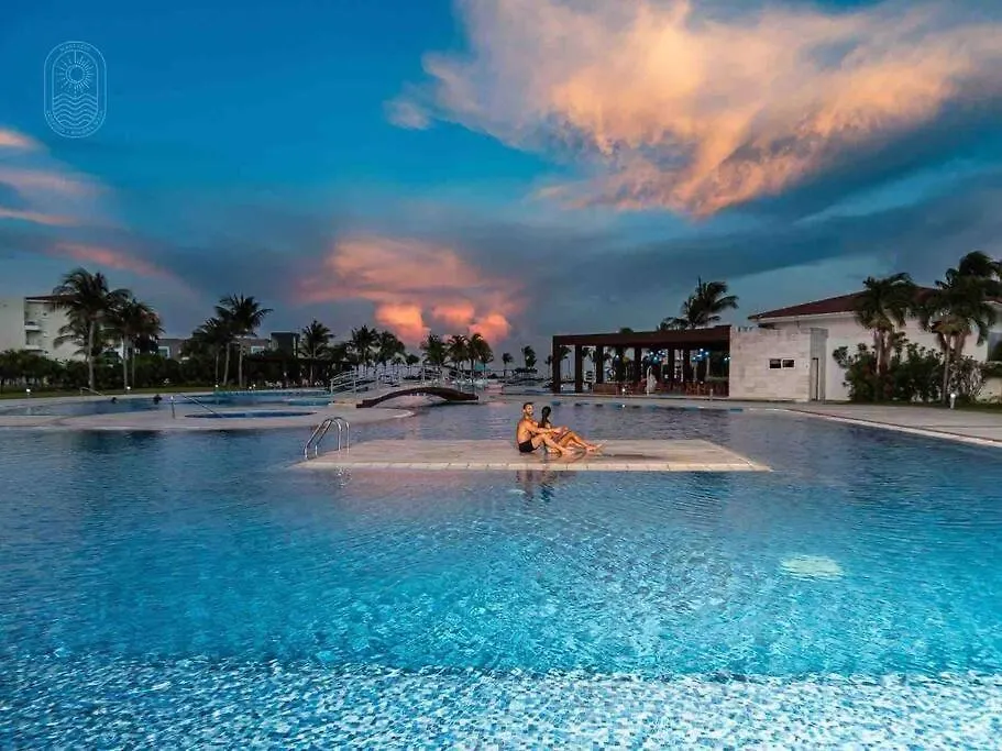 Private Pool & Jacuzzi, By The Ocean, 2 Bdr Apt Playa del Carmen