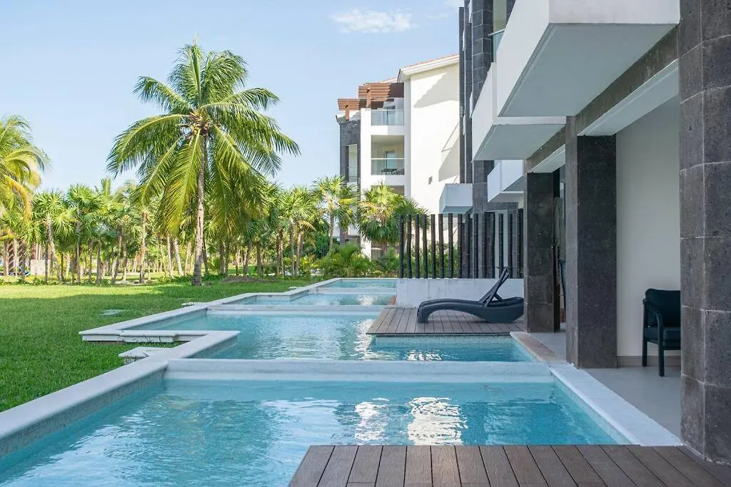 Apartment Private Pool & Jacuzzi, By The Ocean, 2 Bdr Apt Playa del Carmen