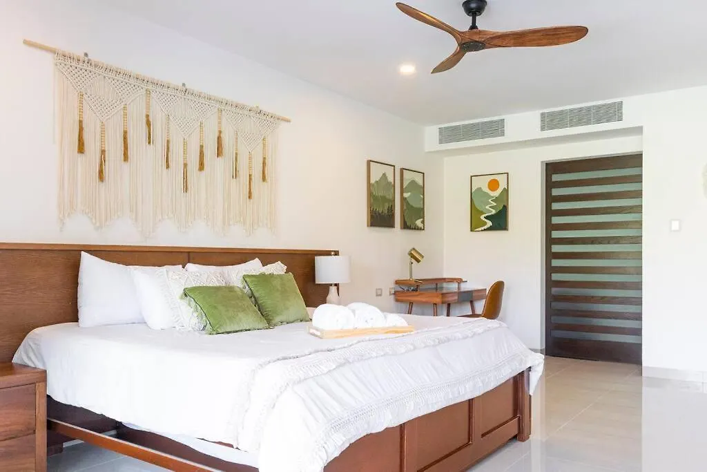 Private Pool & Jacuzzi, By The Ocean, 2 Bdr Apt Playa del Carmen 0*,  Mexico